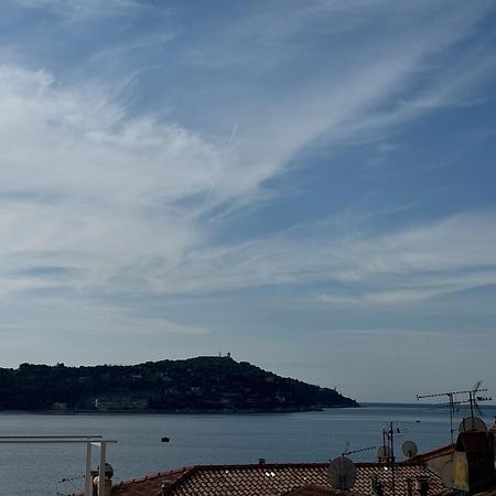 The Seaside Serenity - Calm & Charming Bay View Flat - Heart Of Villefranche Extérieur photo